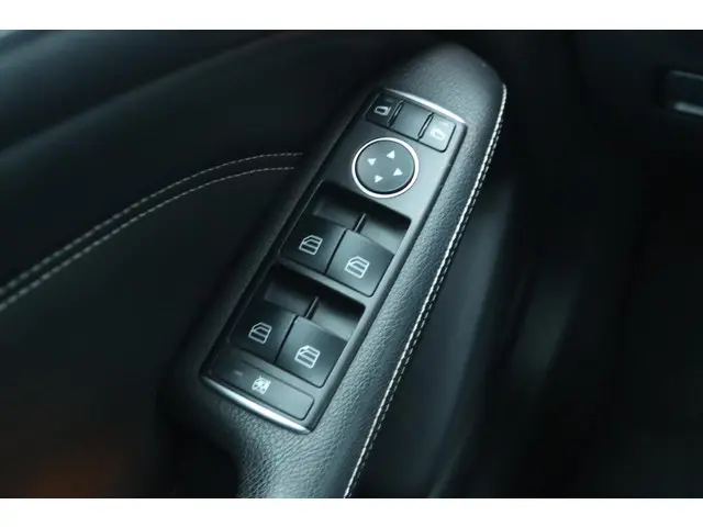 Mercedes-Benz B-Klasse 180 AMBITION 2016 Benzine 22