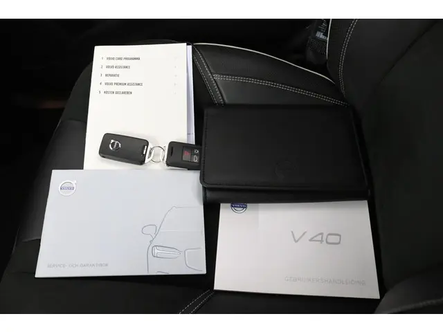 Volvo V40 1.5 T3 R-Design 2019 Benzine 12