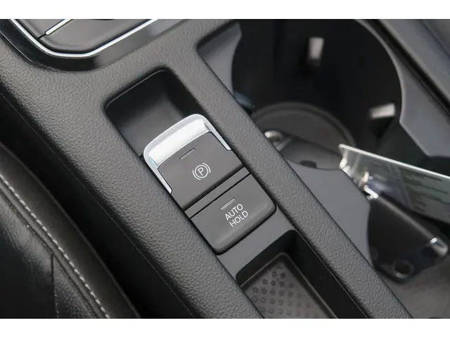 Volkswagen Arteon 1.5 TSI R-line 150pk 2018 Benzine 27