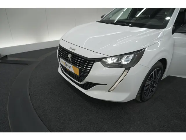 Peugeot 208 PureTech 100 Allure Pack 2023 Benzine 16
