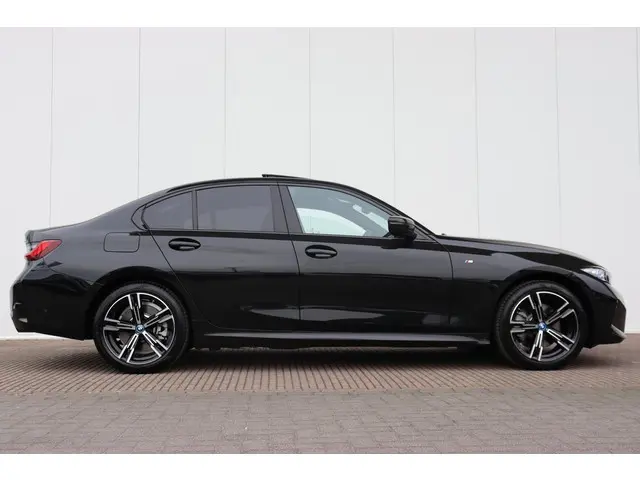 BMW 3 Serie 320e 2025 Hybride Benzine 4