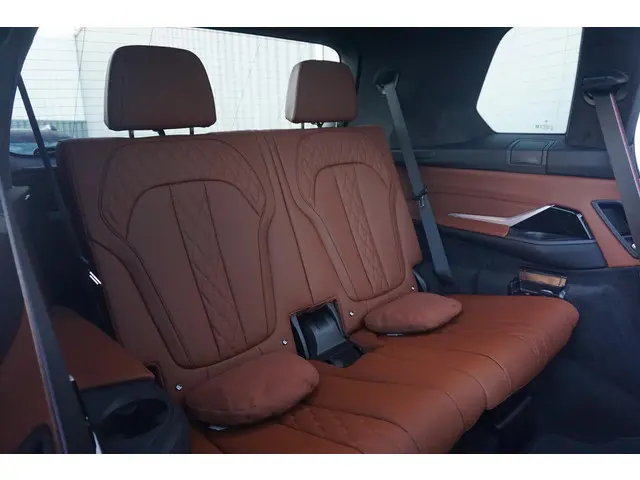 BMW X7 xDrive40i 2026 Benzine 18