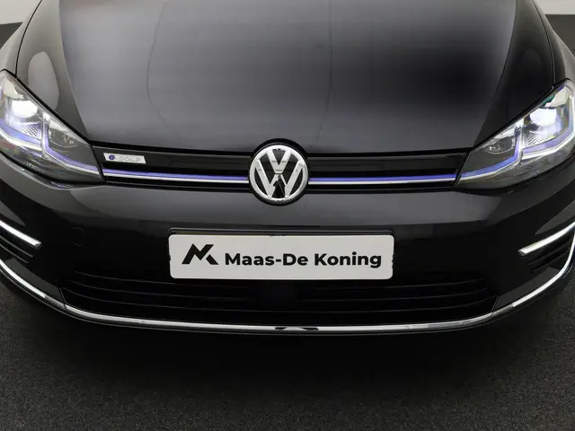 Volkswagen e-Golf E-DITION 100kW/136PK 2020 Elektrisch 26