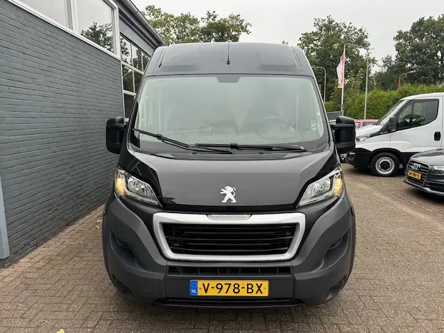 Peugeot Boxer 435 2.0 BlueHDI L4 H2 Pro 2017 Diesel 14
