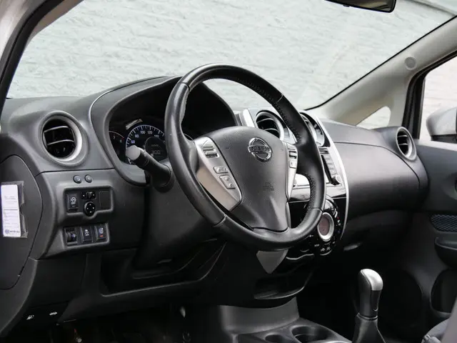 Nissan Note 1.2 DIG-S CONNECT ED/ BLIS/ 2014 Benzine 10