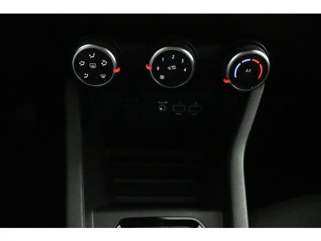 Renault Clio 1.0 TCe 90 Equilibre 2023 Benzine 4