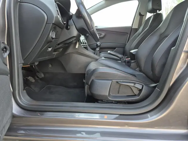 SEAT Leon ST 1.4 EcoTSI FR Connect 2016 Benzine 24