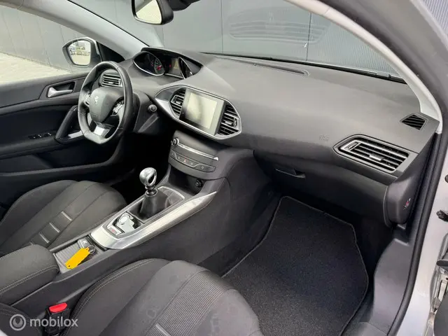 Peugeot 308 1.6 THP Allure VERKOCHT! 2014 Benzine 13