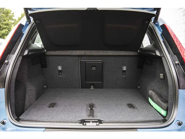 Volvo XC40 2.0 B4 Plus Dark 2025 Benzine 29