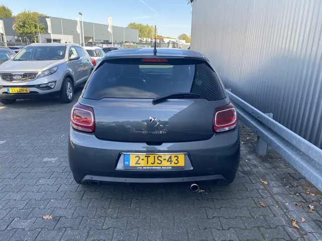 Citroën DS3 1.2 VTi So Chic 2014 Benzine 8