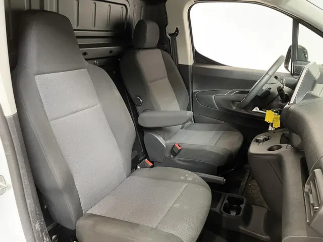Opel Combo 130pk L1 Automaat 2023 Diesel 8