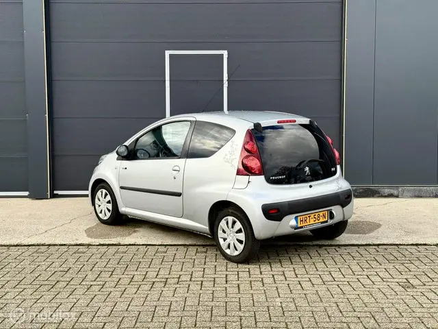 Peugeot 107 1.0 Active Facelift 2014 Benzine 3