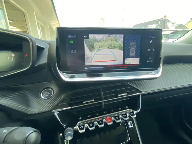 Peugeot 2008 1.2T 130pk Allure 2020 Benzine 19