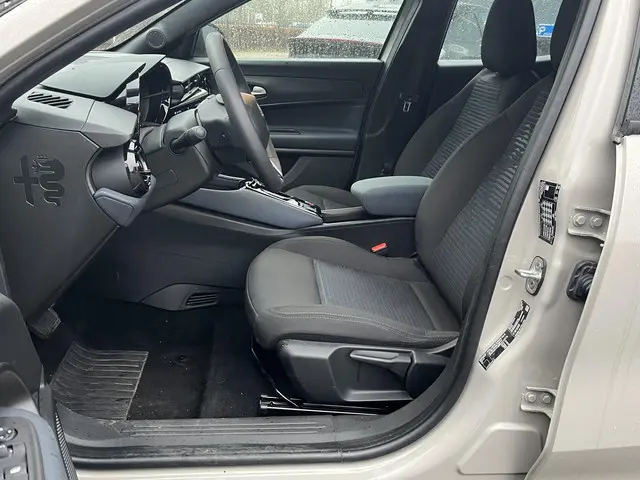 Alfa Romeo Junior Elettrica 54 kWh 2025 Elektrisch 15