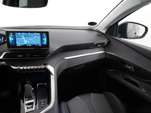 Peugeot 3008 1.6 HYbrid 225 Allure 2022 Hybride Benzine 24