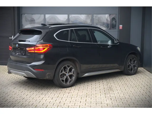 BMW X1 sDrive18i High Executive X Line 2018 Benzine 4