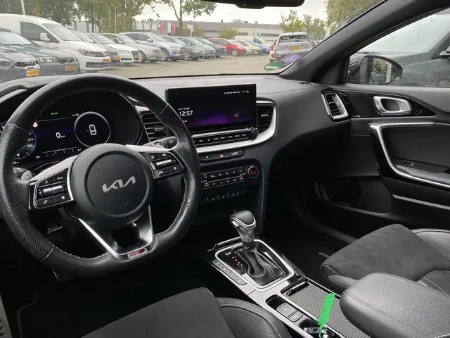 Kia ProCeed 1.5 T-GDi GT-PlusLine 2022 Benzine 14