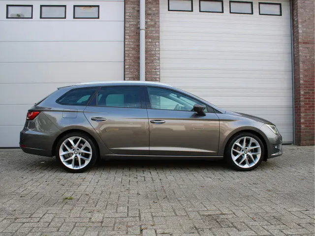 SEAT Leon ST 1.4 TSI ACT FR Dynamic 2015 Benzine 6