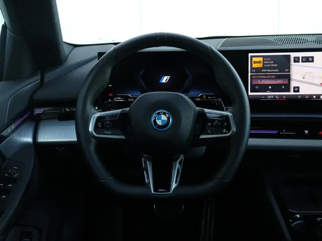 BMW 5 Serie Touring 530e 2024 Hybride Benzine 23