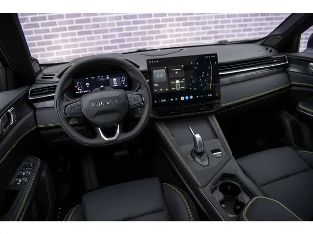 Lynk & Co 01 1.5 More Plug-in Hybrid 2025 Hybride Benzine 7