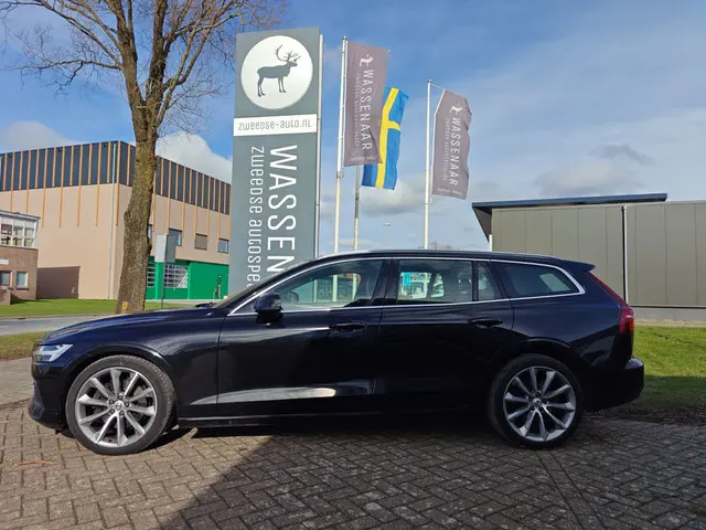 Volvo V60 T4 Momentum Pro 2020 Benzine 2