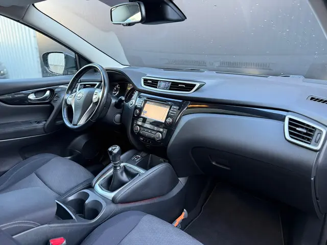 Nissan QASHQAI 1.2 N-Connecta Panorama 2017 Benzine 33