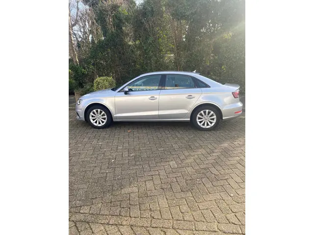 Audi A3 Limousine 1.6 TDI Attraction Pro Line 2015 Diesel 9