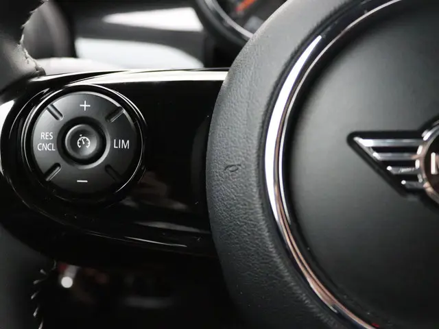 MINI 5-Deurs Cooper 2019 Benzine 22