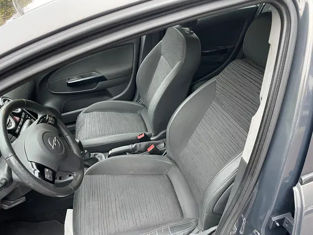 Opel Corsa 1.4-16V BlitZ 2014 Benzine 11