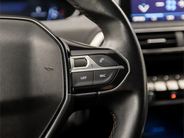 Peugeot 5008 1.2 PureTech Sport 7 Persoons 2017 Benzine 19