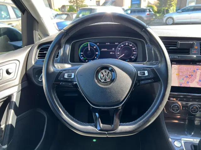 Volkswagen e-Golf E-Golf 2017 Elektrisch 9