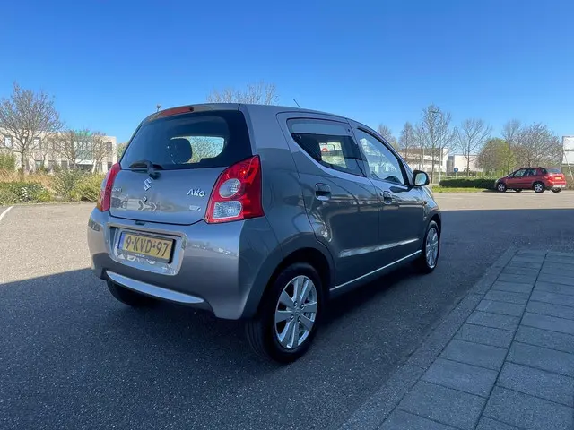 Suzuki Alto 1.0 Exclusive EASSS 2013 Benzine 4