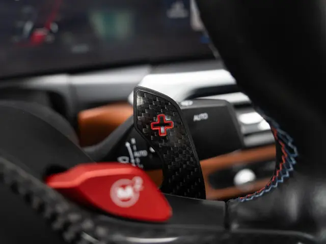 BMW M4 Cabrio xDrive Competition 2024 Benzine 38