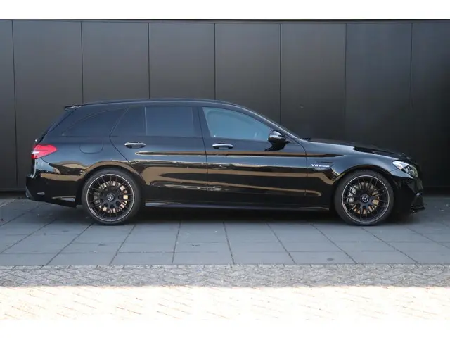 Mercedes-Benz C-Klasse Estate AMG 63 2018 Benzine 8