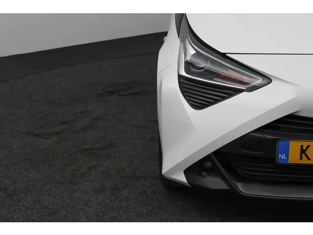 Toyota Aygo 1.0 VVT-i x-play 2020 Benzine 34