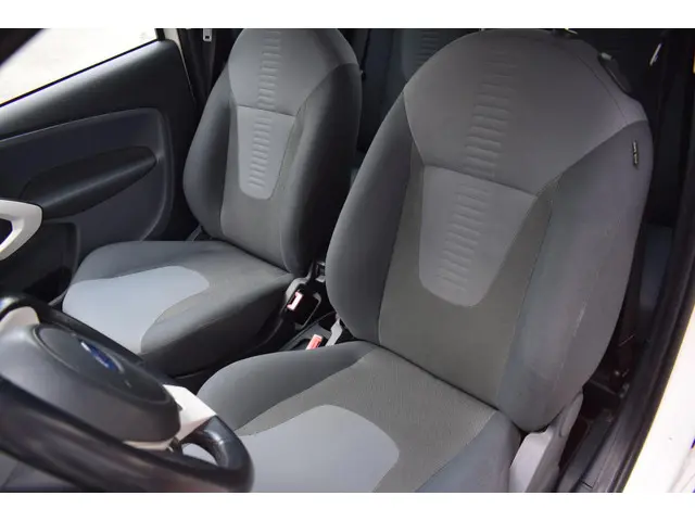 Ford Ka 1.2 Titanium X aico 2015 Benzine 7