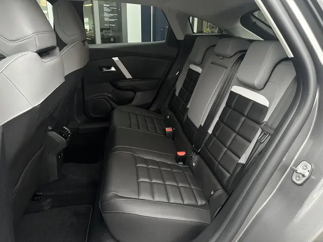 Citroën C4 1.2 Hybrid Max 136pk 2024 Hybride Benzine 11