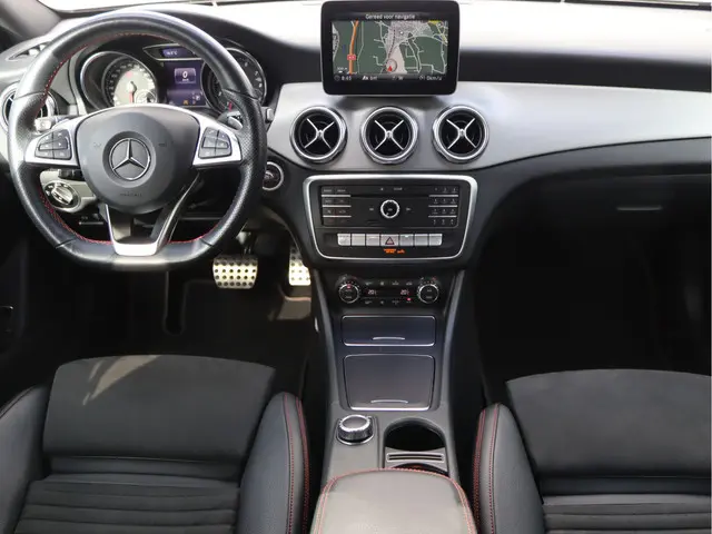 Mercedes-Benz GLA 180 AMG 2019 Benzine 3