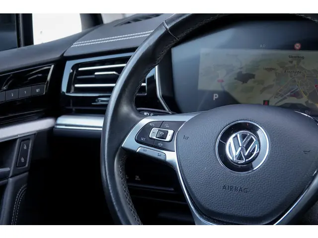 Volkswagen Touareg 3.0 TDI R-Line 2018 Diesel 24