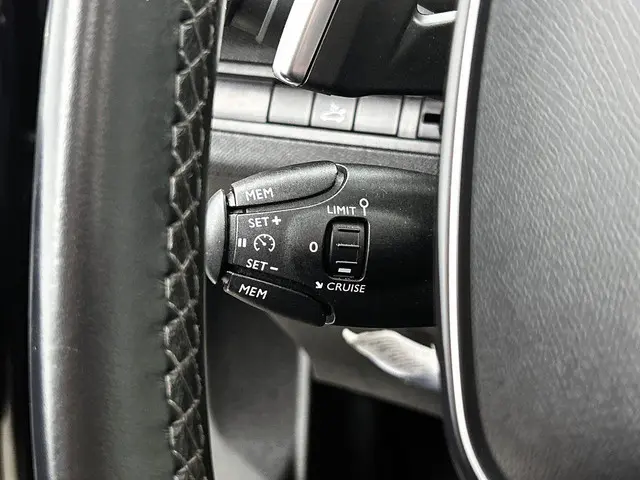 Peugeot 3008 1.6 e-THP Blue Lease Premium 2018 Benzine 14