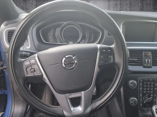 Volvo V40 2.0 D2 R-Design 2017 Diesel 10