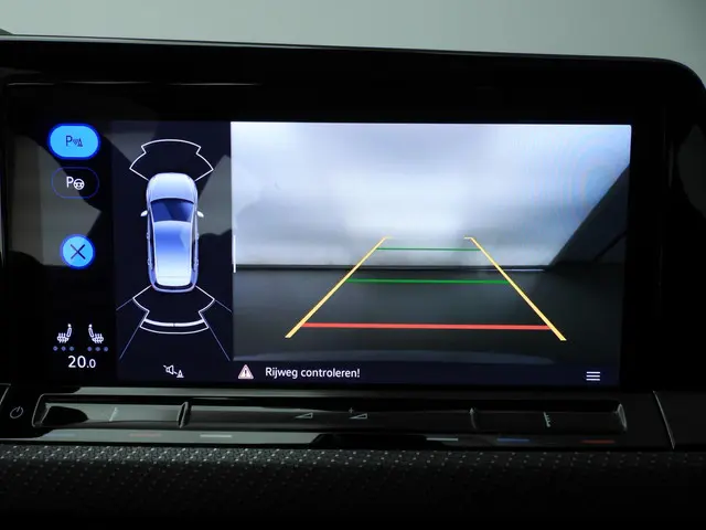 Volkswagen Golf 1.5 eTSI R-Line Business 2024 Benzine 25