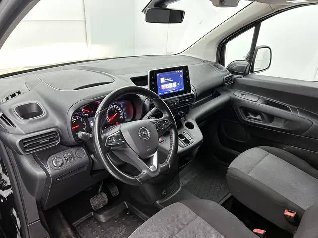 Opel Combo 1.5D L2H1 Edition 2022 Diesel 11