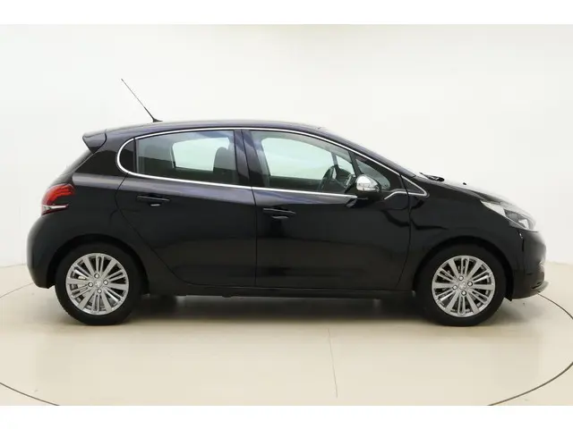 Peugeot 208 1.2 PureTech Allure 2018 Benzine 9