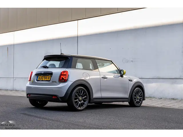 MINI Electric Mini MINI Electric 33 kWh 2022 Elektrisch 19