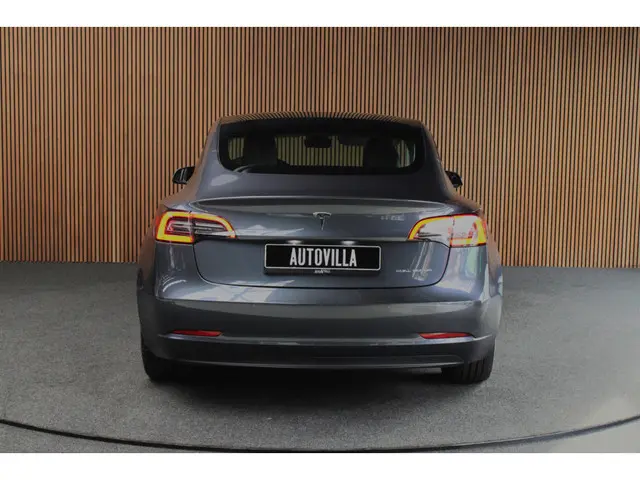 Tesla Model 3 RWD 2023 Elektrisch 5