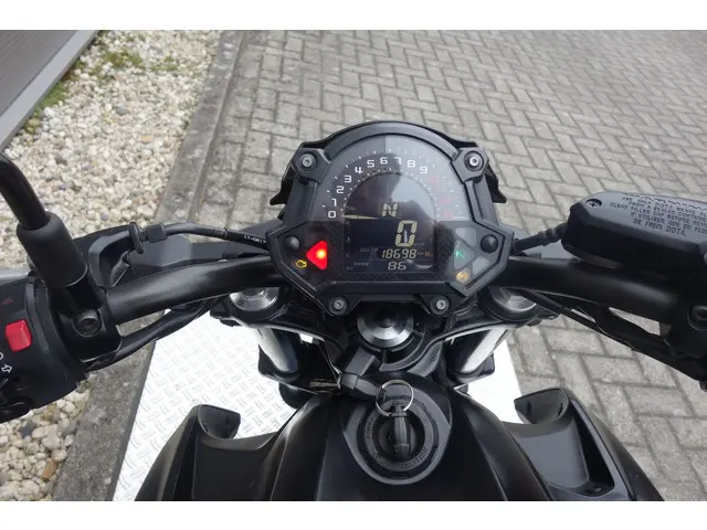 Kawasaki Z650 ABS 2018 Benzine 14