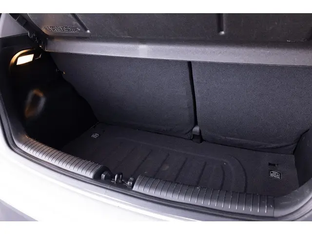 Hyundai i10 1.0i Comfort | NAVI | AIRCO | PDC 2020 Benzine 17