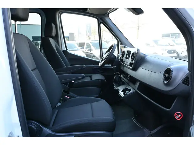 Mercedes-Benz Sprinter 317 CDI L2H2 2024 Diesel 9