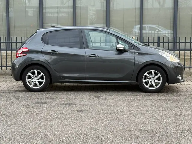 Peugeot 208 1.2 PureTech Style Pack 2015 Benzine 6